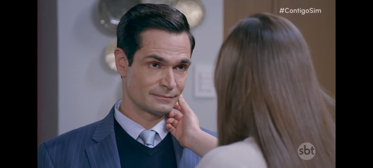 NovelasParaTS's tweet photo. Dário para Clarinha: “Eu te amo, grave isso na sua cabeça. Melhor, grava isso no seu coração”

Love is in the air #ContigoSim069 https://t.co/Thw5Dqbqui
