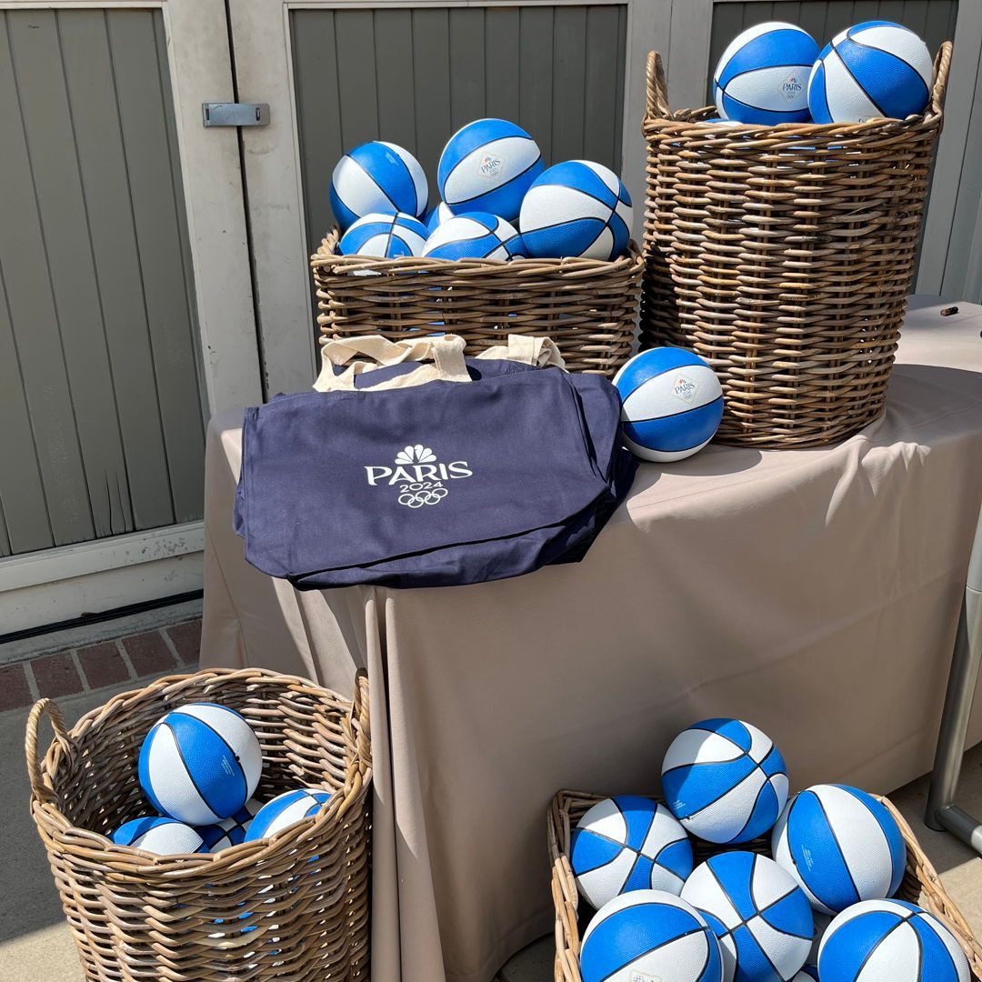 UniStudiosLot's tweet photo. Universal Studios' Group Summer Bash on Colonial Street made everyone excited for the upcoming #Olympics with fun sport-themed games, great music, food and drinks! ποΈβοΈ
Tune in tomorrow 7:30/6:30c (NBC & Peacock) for the PARIS OLYMPICS 2024 opening ceremony!
#UniversalLotEvents https://t.co/ukFZ0KDaXK