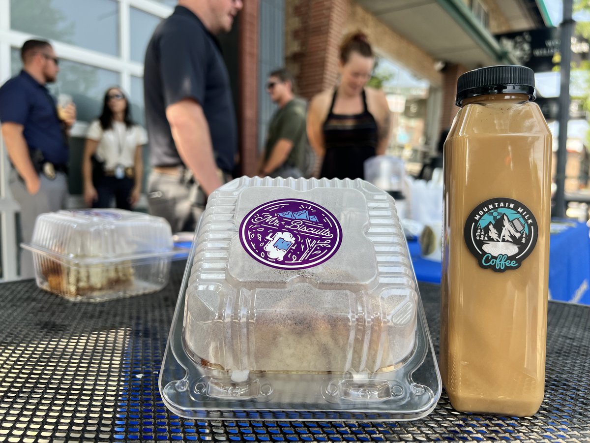 WheatRidgePD's tweet photo. We want to thank everyone who stopped by this morning for #CopsInTheCommunity along W 38thAve. It was great to get to know you better.
Shoutout to Mountain Milk Coffee and @MrBiscuitsWR for providing pastries and coffee for people to enjoy! https://t.co/1aXOTre3KK