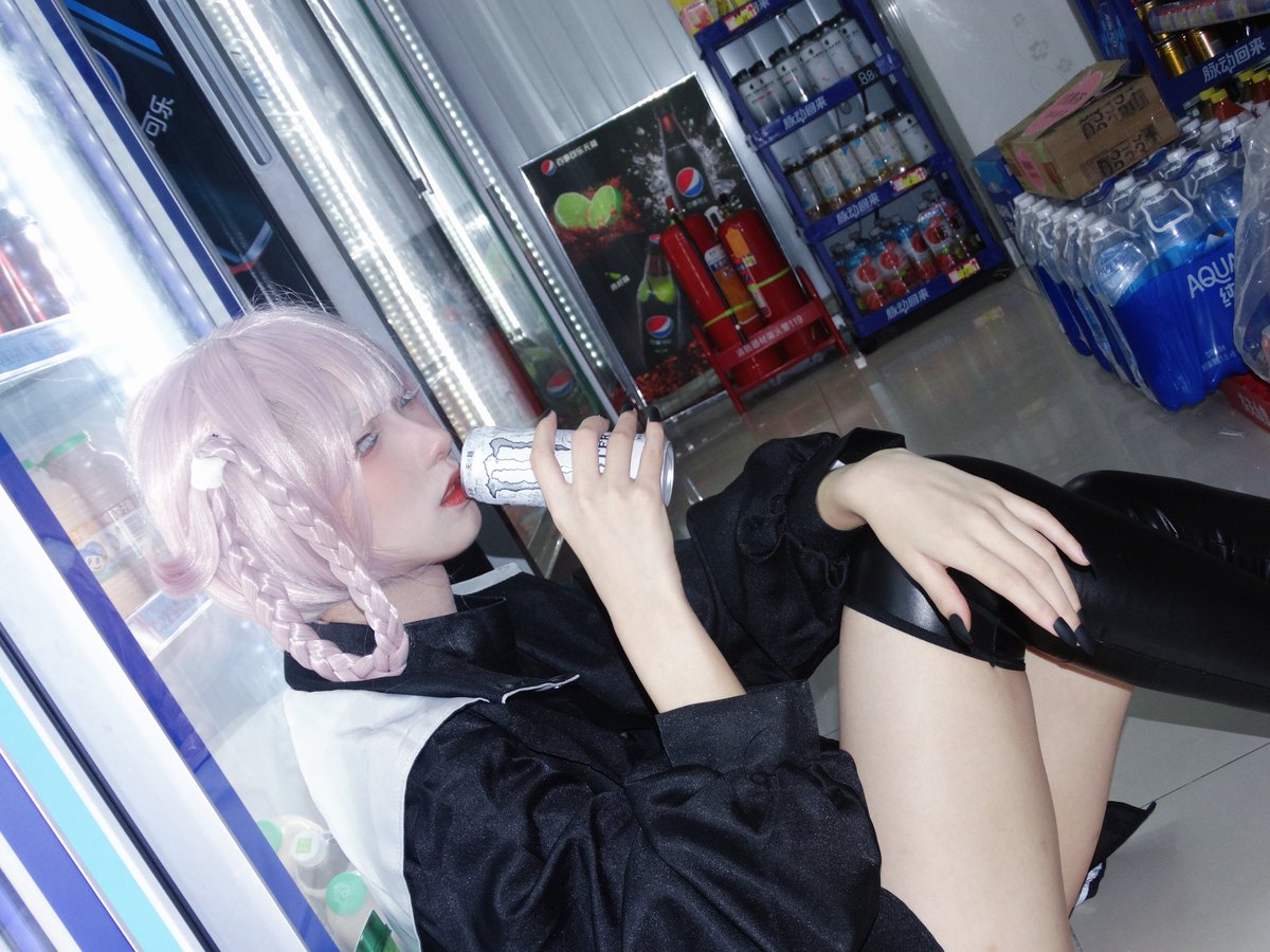 Dusky0000FF's tweet photo. #七���荠 #彻夜之歌  #よふかしのうた
📷:萘川
coser:Dusky https://t.co/KkxlzbRVUA