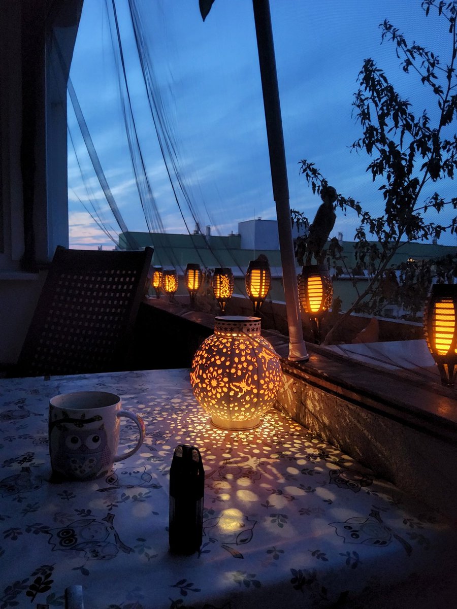 leuchtpenis's tweet image. Die Abendstimmung harmoniert mit der Musik von #SistersOfMercy.
Den Tag Revue passieren lassen und sich auf den morgigen freuen.