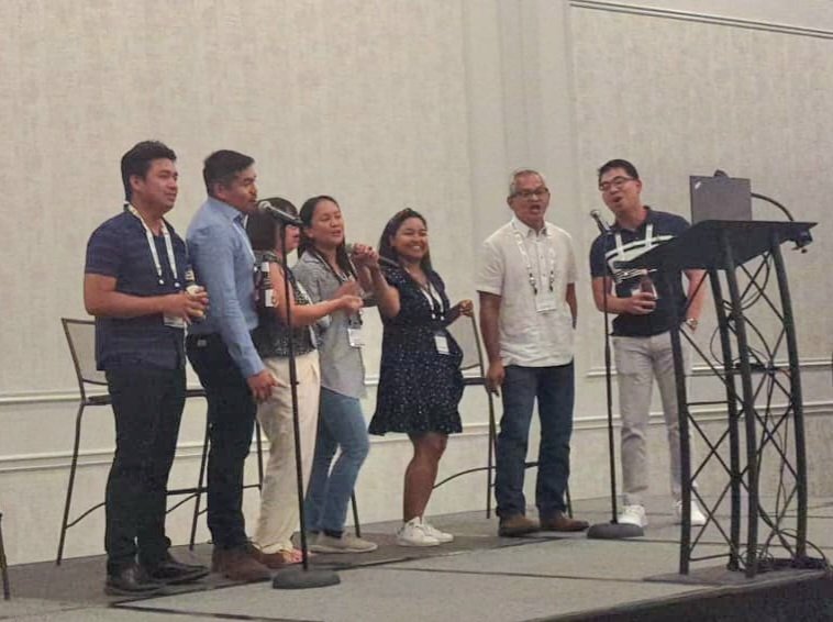 Props to Masha and the organizers for coming up with the karaoke night during the <a href="/NAPlantBreeders/">NAPB</a> banquet! That was so fun! 🤟🤟🤟

I think we just unlocked a new NAPB tradition. 😉

Yep. That's Rex Bernardo and the rest of Filipino attendees during the conference. ❤