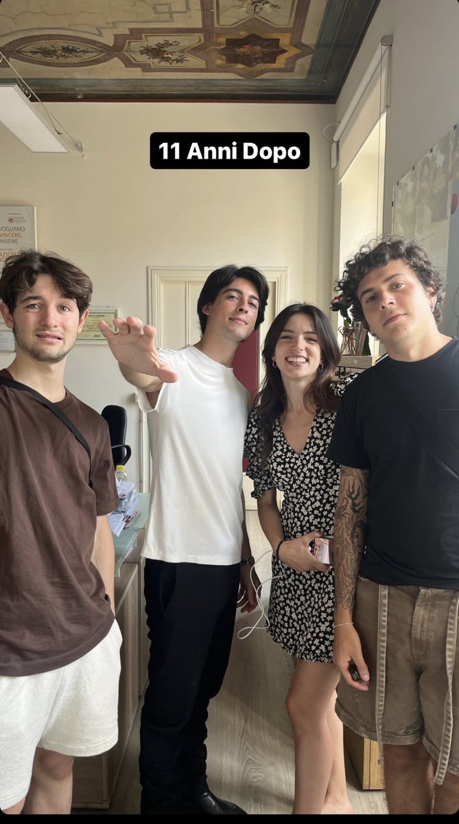 Cinguetterai's tweet photo. Quanto sono cresciuti 🥹

Non sto piangendo, mi è semplicemente entrata la prima stagione di #BraccialettiRossi nell’occhio https://t.co/NJAHG5jQv4