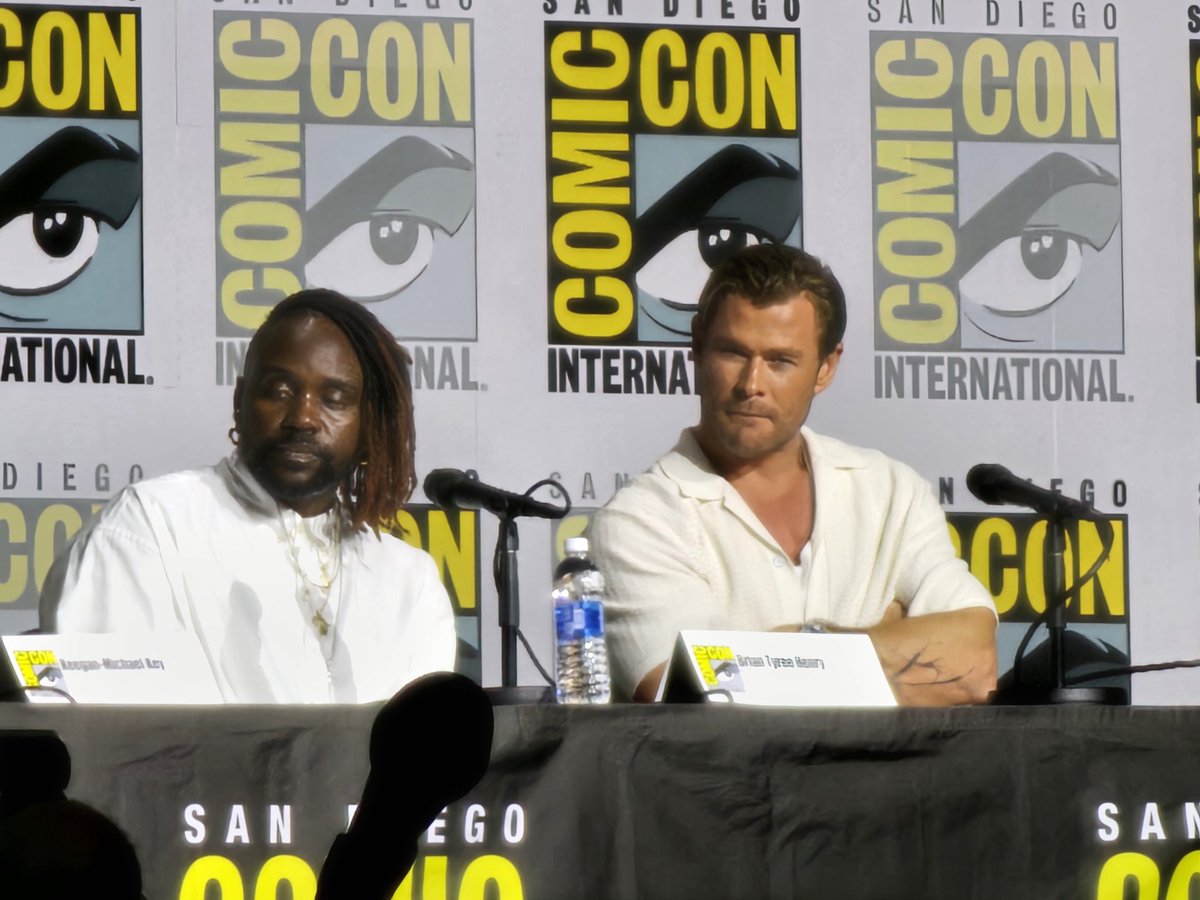Literaryhype's tweet photo. Transformers:One panel at #SanDiegoComicCon featuring #chrishemsworth #keeganmichaelkey and #briantyreehenry in #hallh https://t.co/CSgi9AQ45y