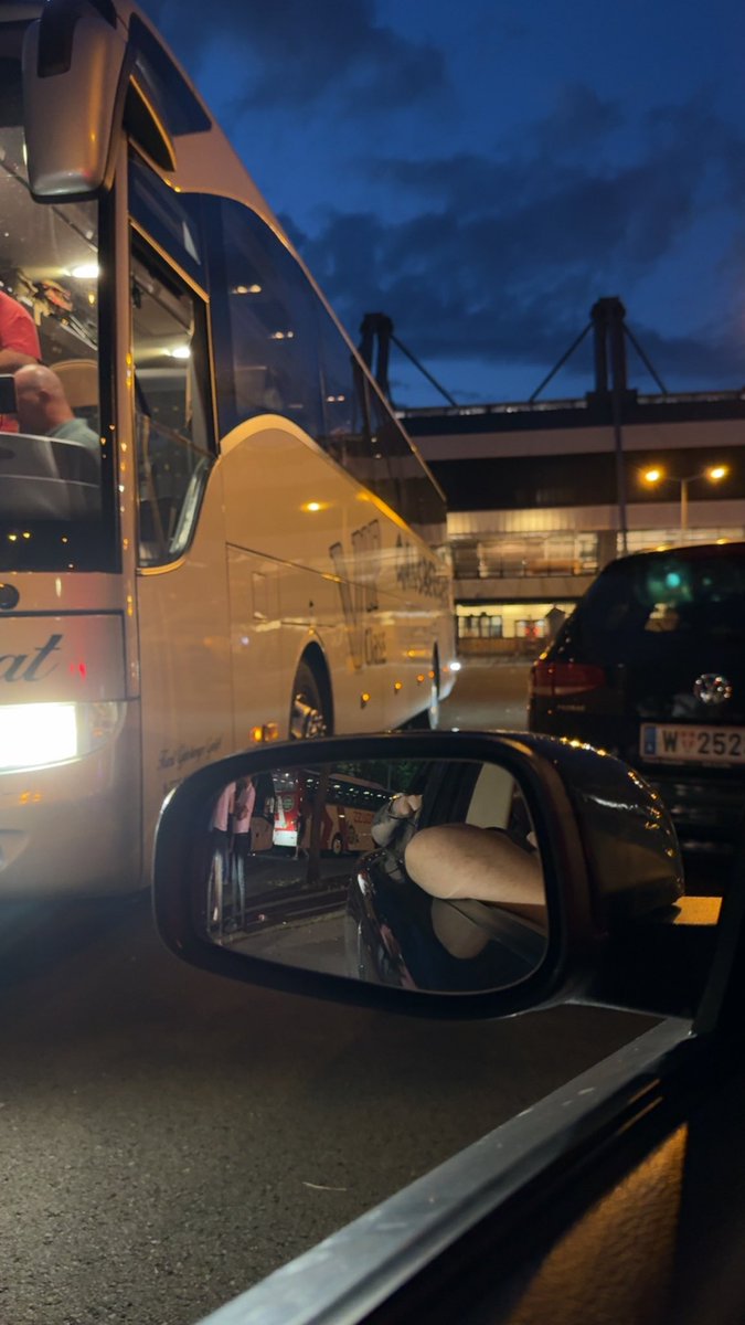 Seit Spielende am Parkplatz eingesperrt, danke für Nix!

#SCR2024 #SCR