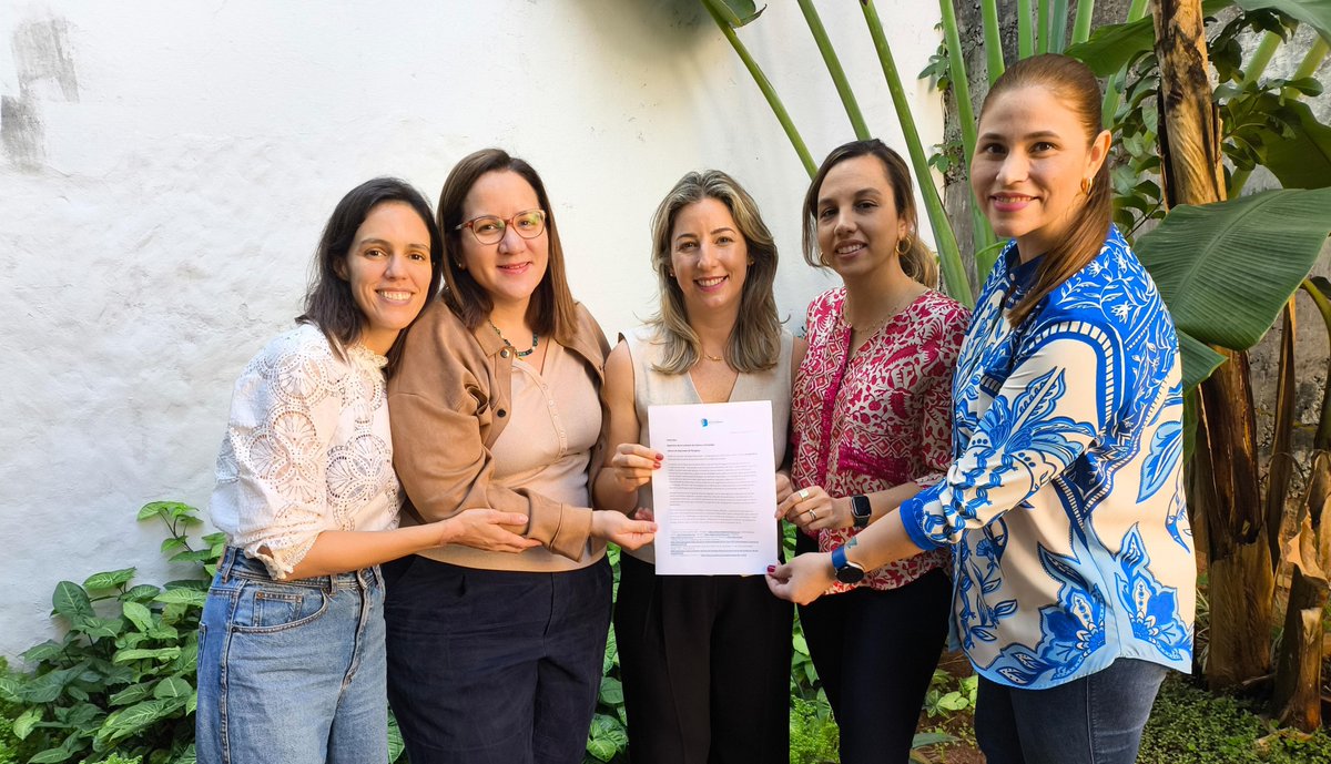 📢 #INCIDENCIA | Desde TEDIC, junto a la Coalición de Datos Personales, presentamos una versión actualizada del Proyecto de Ley de Datos Personales y acompañamos el pedido del Diputado <a href="/rodribla/">Rodrigo Blanco Amarilla 🇵🇾</a> para que sea tratado en 15 días en la Cámara de <a href="/DiputadosPy/">Cámara de Diputados</a>.

💻Para conocer más