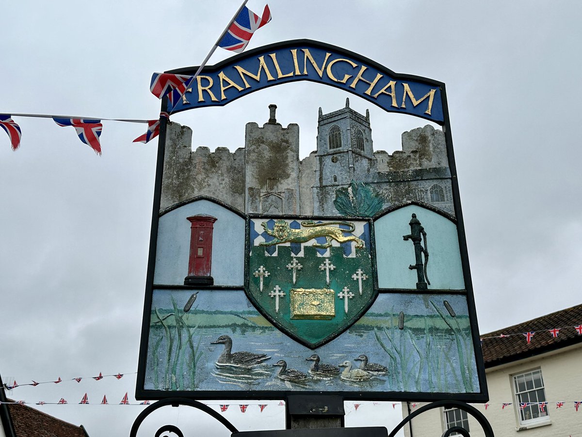 Popped to Framlingham with the family “to see the castle”. But really I’m here for the 2 oldest post boxes still in use (1856). What a treat. One of them even features on the village sign.