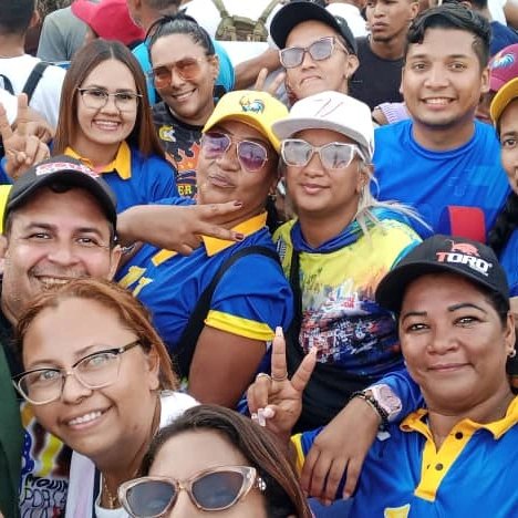 vargas_mimou's tweet photo. “La Patria está en la calle con un espíritu vencedor. Todo lo que hemos hecho, lo hemos hecho con el legado del pueblo y el legado del Comandante  Hugo Chávez, el Comandante Eterno. Todo ha sido por ti Comandante infinito y con el legado del pueblo" @NicolasMaduro https://t.co/YFdXzs2kyE