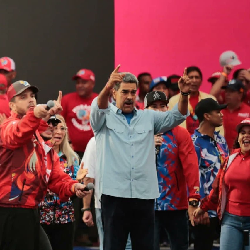 ¡¡EXTRAORDINARIO CIERRE DE CAMPAÑA!! 

Llenamos la Avenida Bolivar, 7 Av y sus adyacentes ¡Medio Guariney! La esperanza está y se mantendrá en las calles con Nicolás. 

#PaLanteEsPaAllá
