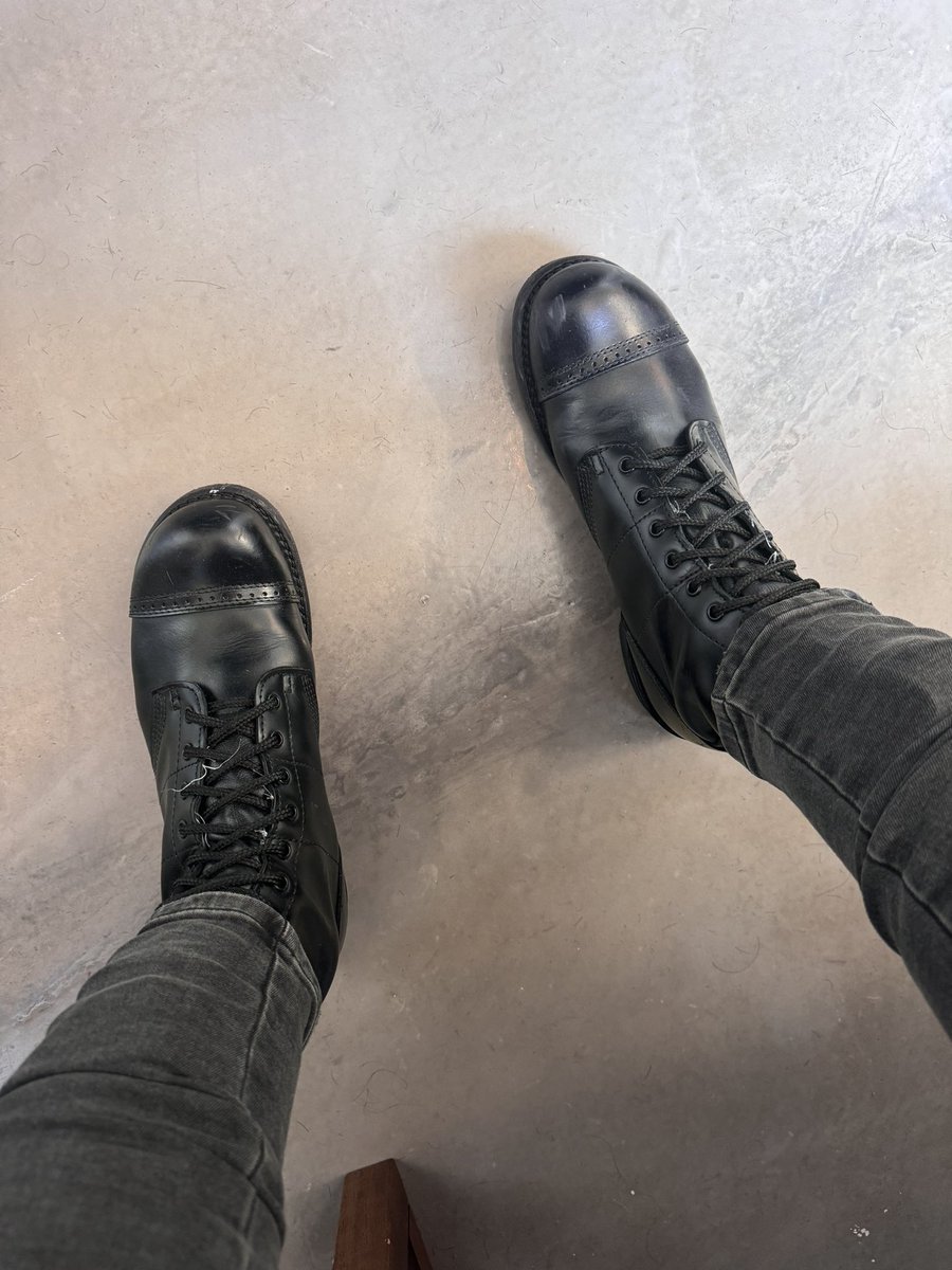 BootsSockkinks tweet media