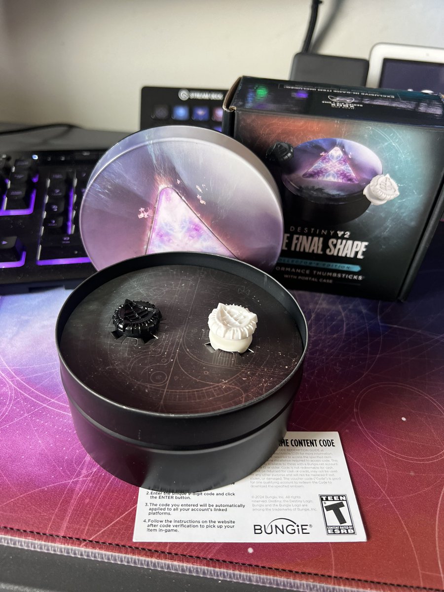 umbranihilo's tweet image. Ahoy!! I bought a @KontrolFreek Destiny 2 nubs to giveaway to my followers. 

All you gotta do is like+retweet+follow! Yes it comes with dope Emblem! I’ll mail it to you! Anywhere in the world! At my cost! A thanks for following me.