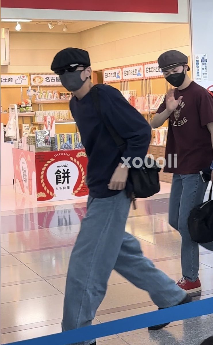 xo_0oli's tweet photo. 240726 treasure 출국 NGO ✈️

🫣❤️

#asahi #朝光 #アサヒ #treasure https://t.co/1FPRPheKgT