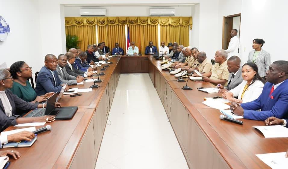 AlterPresse's tweet photo. Haïti : Le dossier de la sécurité, une priorité absolue, mais la mise en place d’un Conseil national de sécurité, prévu par l’Accord du 3 avril 2024, document cadre de la transition, est toujours attendue. https://t.co/uNwWSpQQnm https://t.co/IOExj1flNN