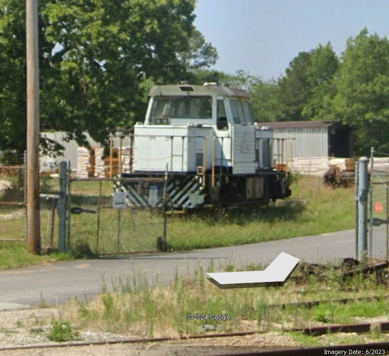 cursedtrains421's tweet photo. In a bizzare turn, this guy actually still exists, and appears to reside at the former Motive Power And Equipment Solutions site. https://t.co/JBwXZ30cKA