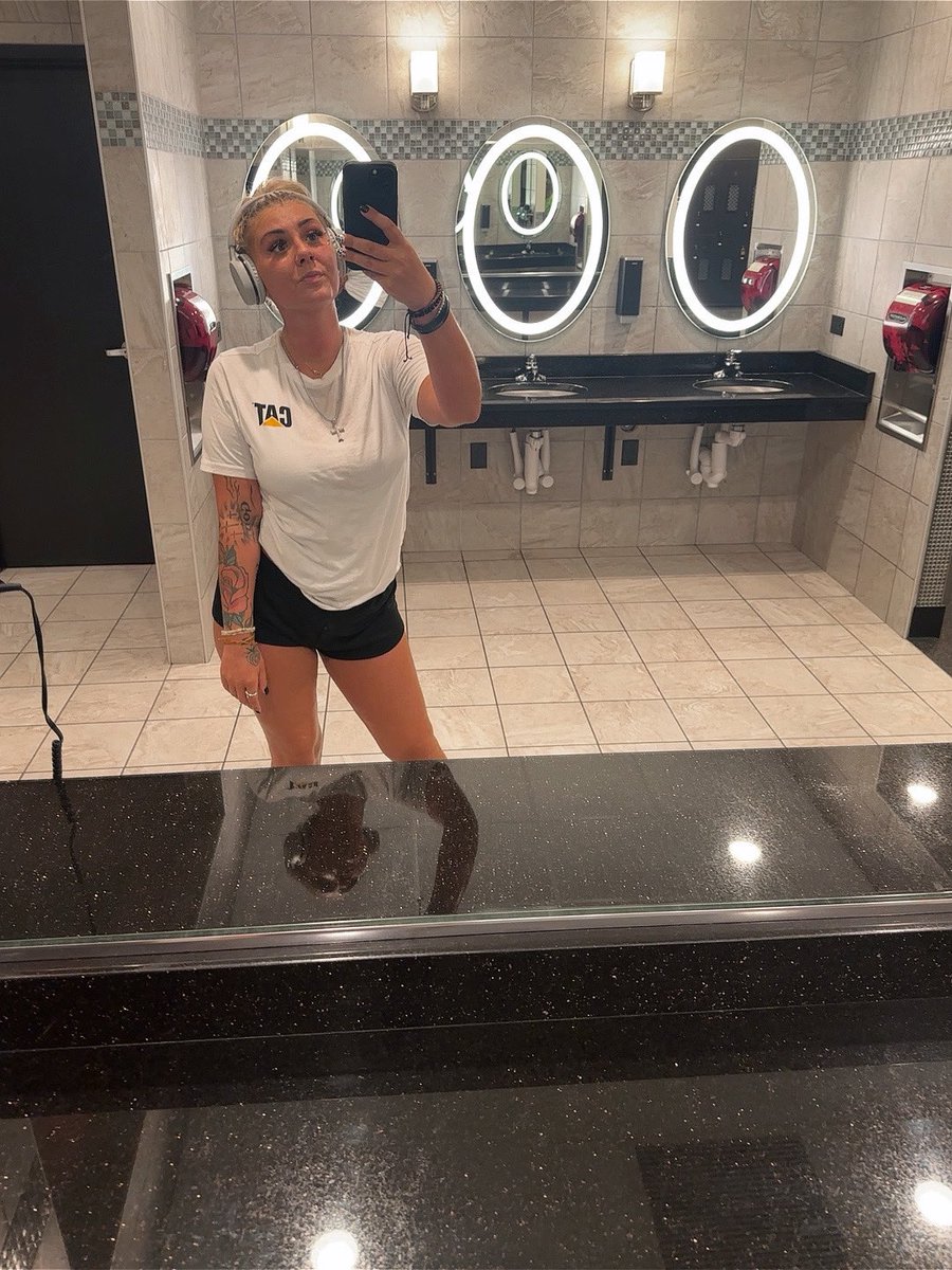 123Devyon's tweet image. Back at the gym. 😍💦 

onlyfans.com/brose20030