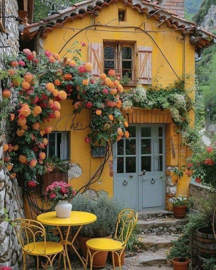 اللهم صباحاً فيه سكون النفس،
وطمأنينة القلب، وراحة البال ،وجميل البشائر ،وكمال العافية،
صبَاحًا مُحمَّلًا بِـ بشائرِ خيرِك..،
صباح الخير