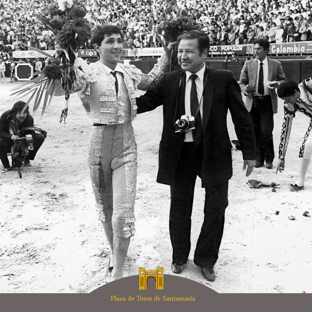 Se ha marchado Gonzalo Rincón. Fueron muchas las  tardes en el callejón de nuestra plaza,  con su cámara en la mano o apretando sus nervios mientras su hijo se jugaba la vida. Buen viaje amigo. Fortaleza a la familia <a href="/VentasSanto/">LAS VENTAS DEL ESPIRITU SANTO</a>.