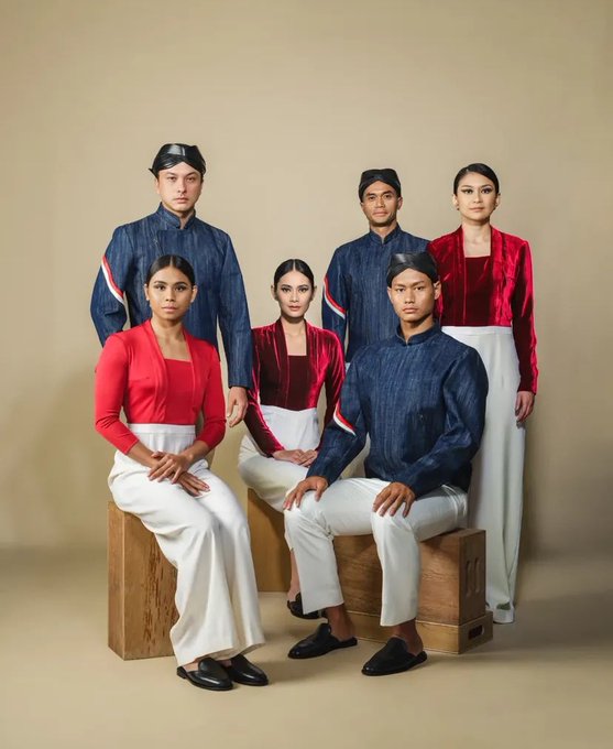 GTX5ZuzagAAAWOS?format=jpg&name=small