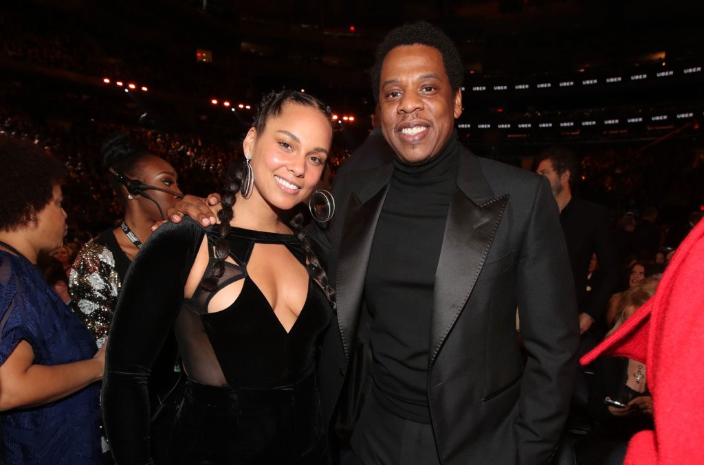 WORLDMUSICAWARD's tweet photo. #JayZ & #AliciaKey's “Empire State of Mind” has gone diamond almost 15 years after its release! It’s Jay’s 2nd RIAA certified diamond single following 'Watch the Throne'‘s “N—as in Paris” and Alicia's first ever! 💪🎶💥💎🇺🇸❤️🔥 https://t.co/yl7kzxNlSS