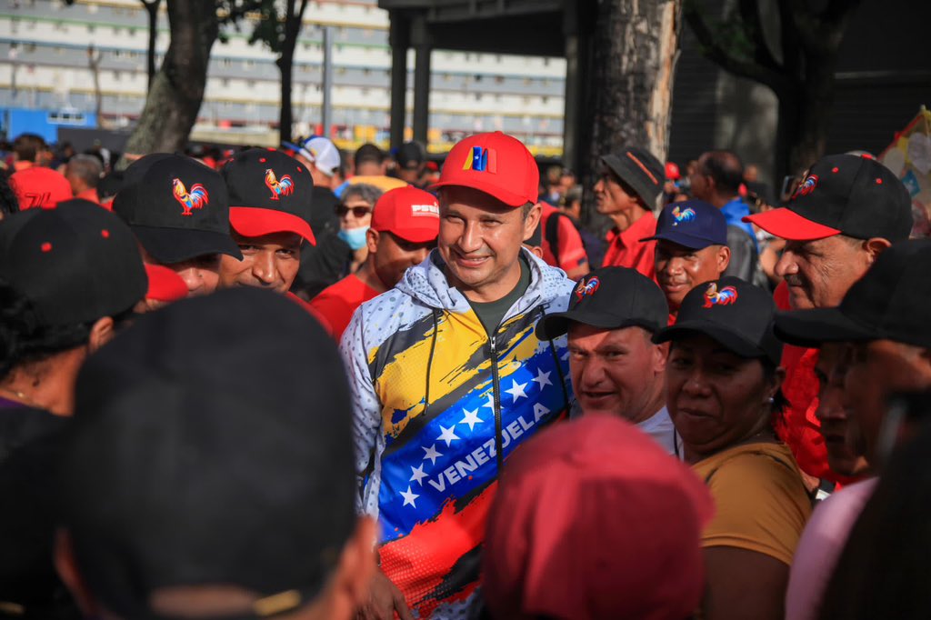 La esperanza, el optimismo y la alegría, de los guariqueños y guariqueñas se hizo presente en el Gran Cierre de Campaña de nuestro Presidente <a href="/NicolasMaduro/">Nicolás Maduro</a> en Caracas, donde todos apoyamos al candidato de la paz, el que garantiza el futuro de progreso de la Patria, el Gallo Nico