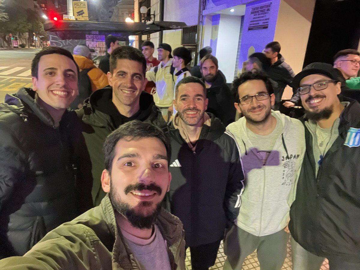 alespath's tweet photo. Gracias @gerchobeder por la buena onda y  @joacavanna por sumarte desde el fondo https://t.co/bLCpY4Sazg