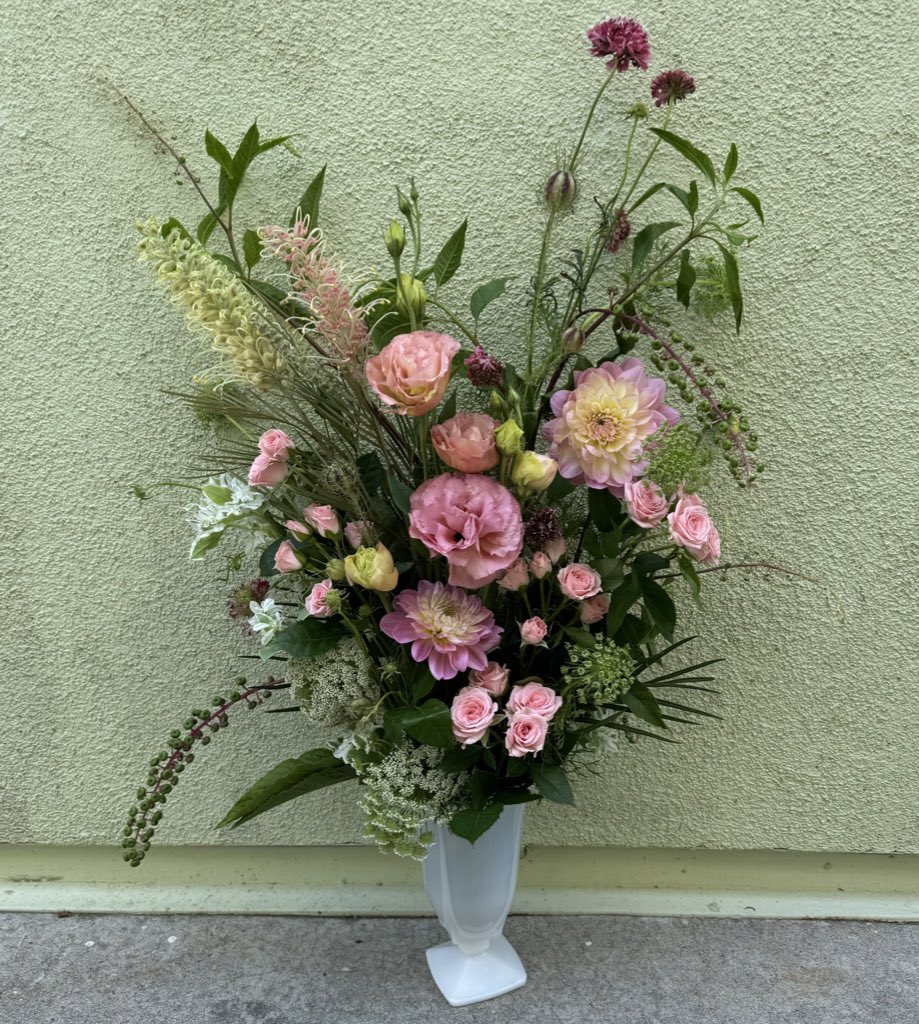 DimensionC's tweet photo. 1 of 1 Arrangements by me! (ᵔ◡ᵔ) https://t.co/xQfR32PmrL