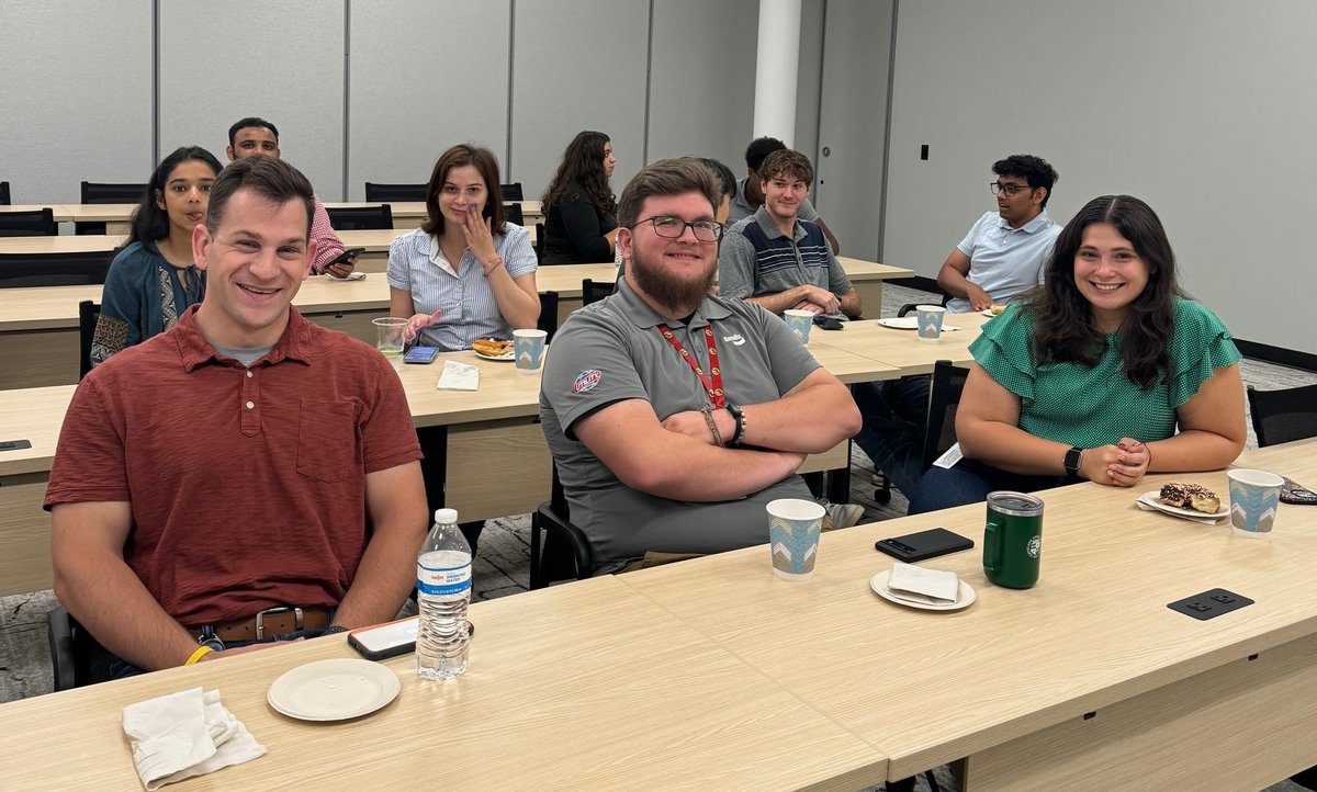 Bendix_CVS's tweet photo. Our Avon talent acquisition team held a #NationalInternDay breakfast for about 20 co-ops in appreciation for their efforts at Bendix. Thanks for being part of our team! #URBendix #WeMoveTogether https://t.co/wISw9UCfw4