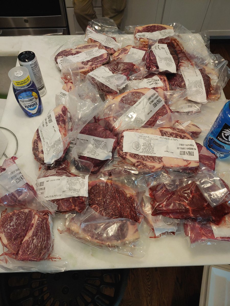isimp4hydro's tweet photo. Meat space Nashville https://t.co/wd7RW7DGZq