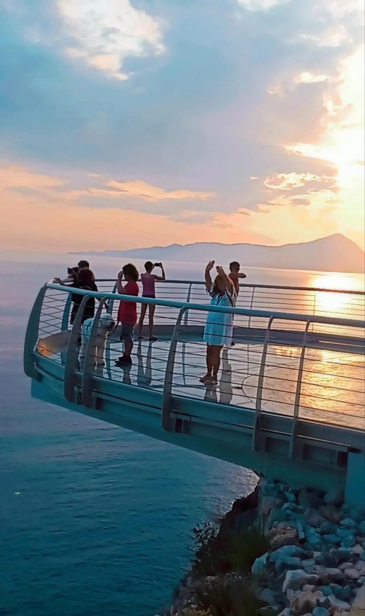 Castelluc6Mari1's tweet photo. #SkyWalk #Maratea 
#RegioneBasilicata
#estate2024 https://t.co/NVSdSBb7kK