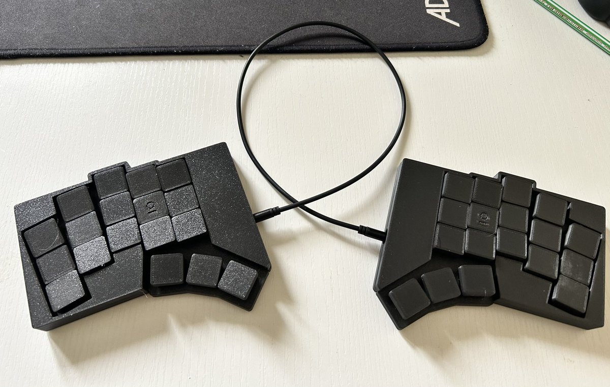 dzannotti's tweet photo. @taroleo I’ve recently switched to this (designed and 3d printed the case myself) - linear black oil switches tho https://t.co/sbz4AUVnR1