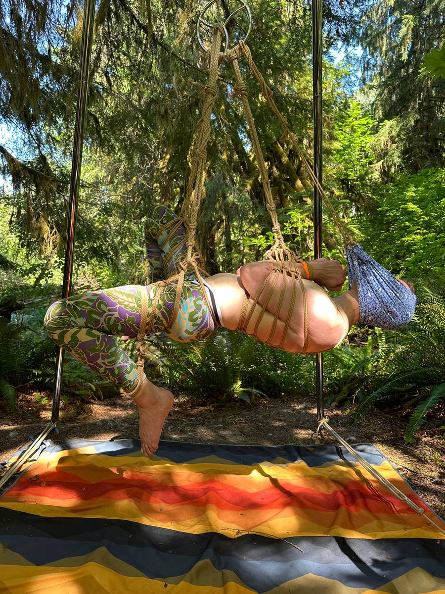 lockedplaydough's tweet photo. Making more fun shapes in flight
🪢 &amp; 📷 by the great @RopesSweat https://t.co/kWRw5GuCzT