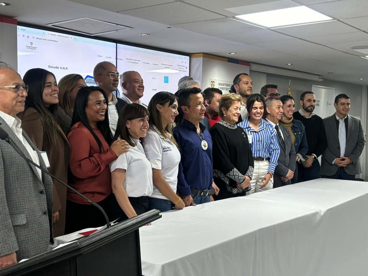 Como organización sindical <a href="/Sindeunpn/">SINDEUNP NACIONAL</a> se complace en informarles que desde nuestra mesa negociadora conformada por <a href="/Rodrigoam_HRI/">Rodrigo argote manjarres</a>, <a href="/WilsonZuleta68/">wilson zuleta</a> y <a href="/CarlosGH_DDHH/">Carlos Guzman H.</a> encabezada y liderada por <a href="/anagonzalez_82/">Ana María</a>, después de un proceso de negociación junto a las organizaciones