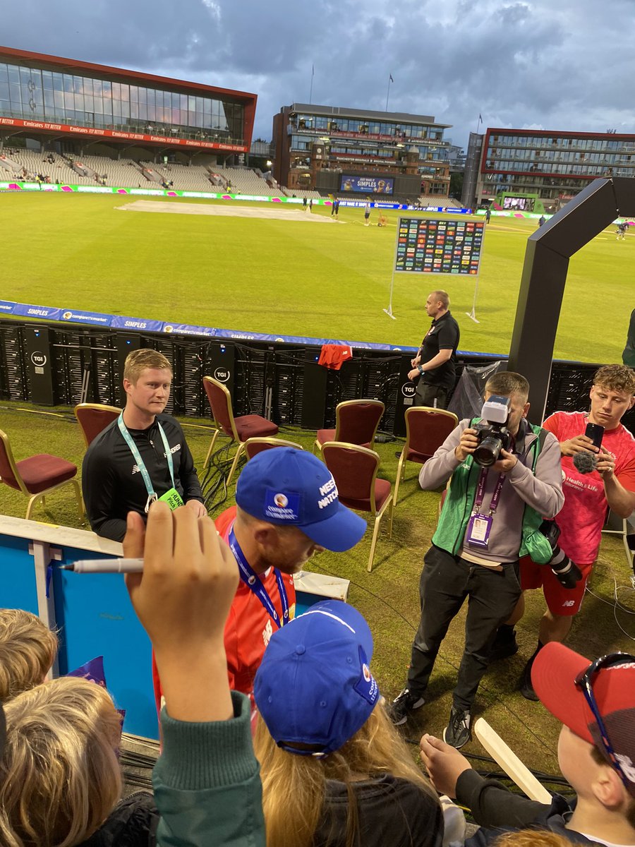 jako1981's tweet photo. @thehundred Thank you @david_willey for giving Mollie your Match Hero cap. https://t.co/Qimp8S2hKP