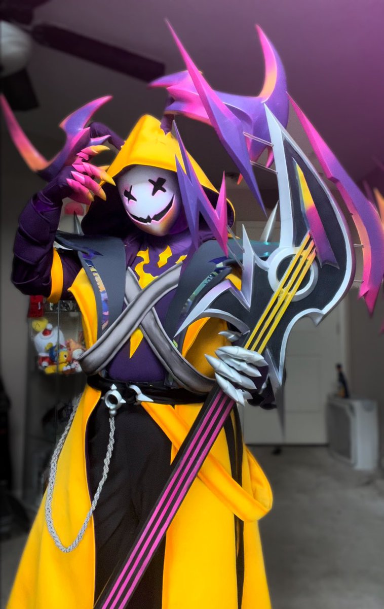 “𝘐 𝘢𝘮 𝘵𝘩𝘦 𝘴𝘩𝘰𝘸. 𝘐 𝘢𝘮 𝘵𝘩𝘦 𝘢𝘶𝘥𝘪𝘦𝘯𝘤𝘦. 𝘐 𝘢𝘮 𝙍𝙃𝘼𝘼𝙎𝙏.”⁣

Sharing another photo of my beloved Rhaast cosplay, since I never post anything over here.