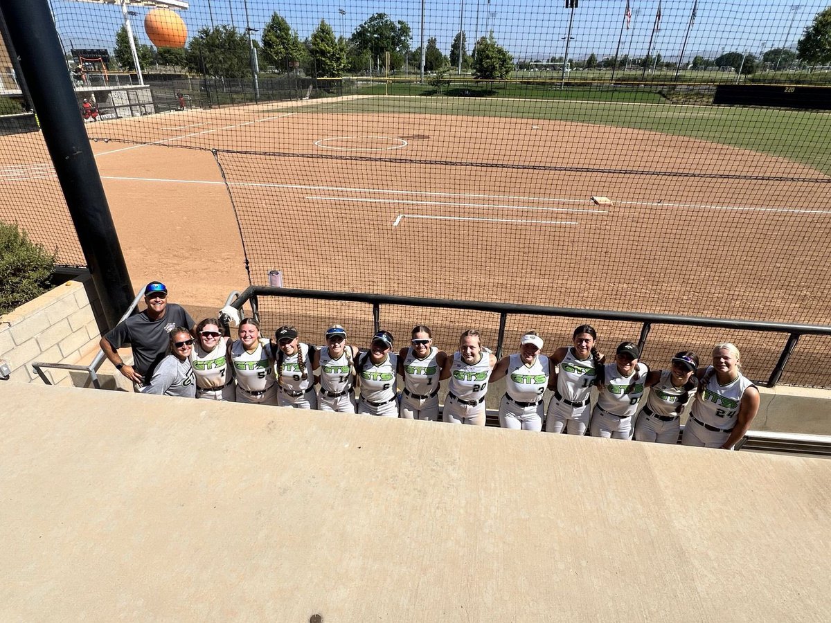 GTS16uElite's tweet photo. These girls just clinched their spot in the Semi-Final at PGF Nationals! 🤩

Shoutout to @hildie_dempsey and @Addy_18_Pitcher for the combined no hitter and @Kailey_2026 for her solid performance behind the plate all week! 

Complete TEAM effort! So proud of all these girls! https://t.co/2eWU7gNvq3