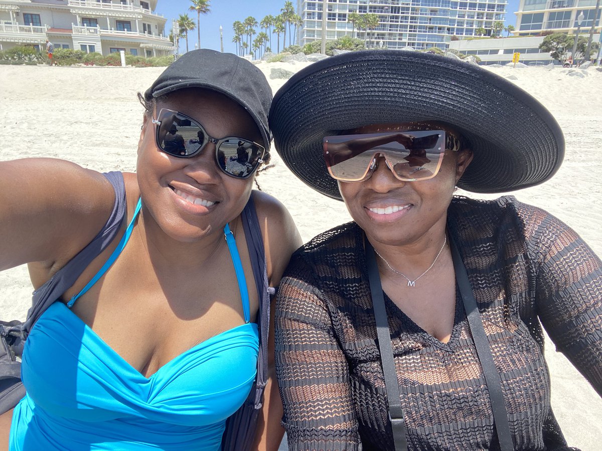 Erica29405's tweet photo. Beach Day with @YlkatDelta #SDCC202 #CoronadoBeach https://t.co/XbbNj4vU5c