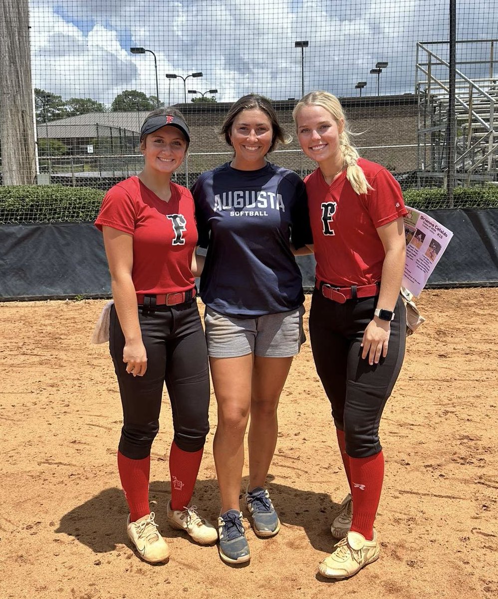hunterhoffman48's tweet photo. Thank you to the coaches and players today at USC Aiken and Augusta University. Even in the rain I had a great time!! Loved getting in some reps and hope to see you all again soon. ❤️🥎🧨@CoachpooleU @AliciaDorgan @AUG_Softball @firecrackersmm @Firecrackersinc https://t.co/jrJh6M4tWv