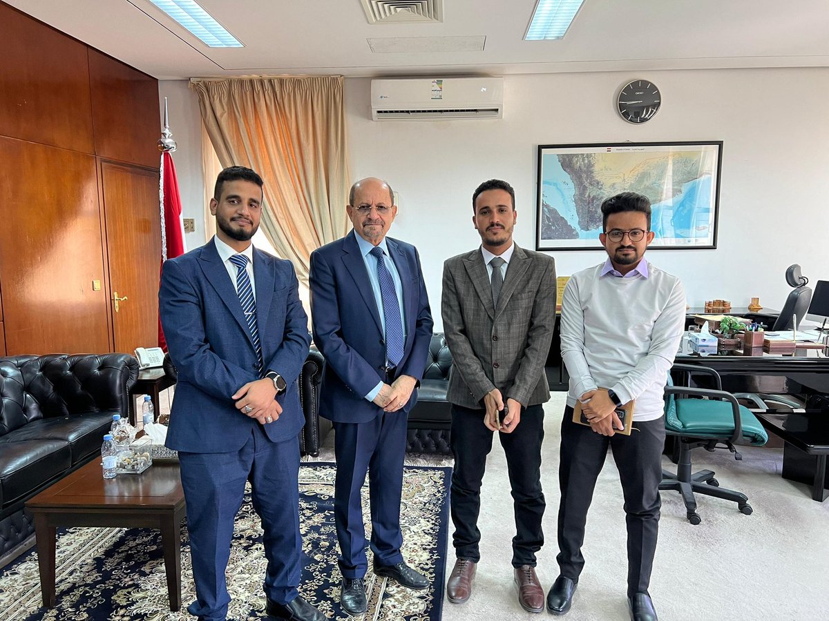 بالتزامن مع الترتيبات لانعقاد مؤتمر الطريق نحو قمة المستقبل .. رئيس الاتحاد العام لطلاب جامعة عدن والمنتدى الشبابي يلتقيان بوزير الخارجية لدى بلادنا.