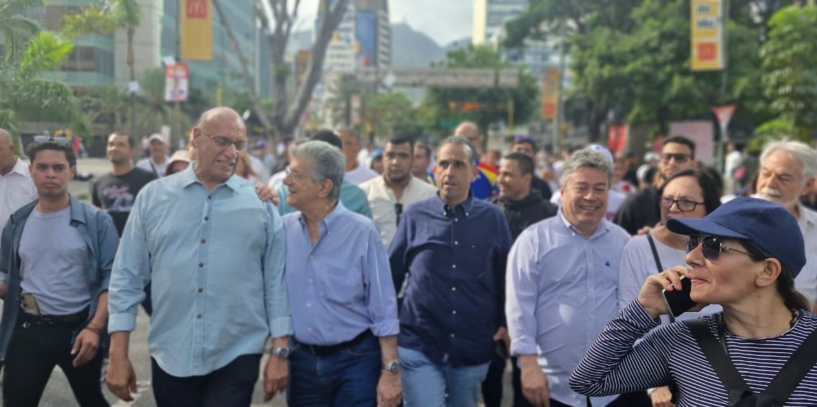 Aquí estamos los adecos, listos para la gran concentración con <a href="/EdmundoGU/">Edmundo González</a> y <a href="/MariaCorinaYA/">María Corina Machado</a> en Caracas.

#TodoEdmundoPaLasMercedes