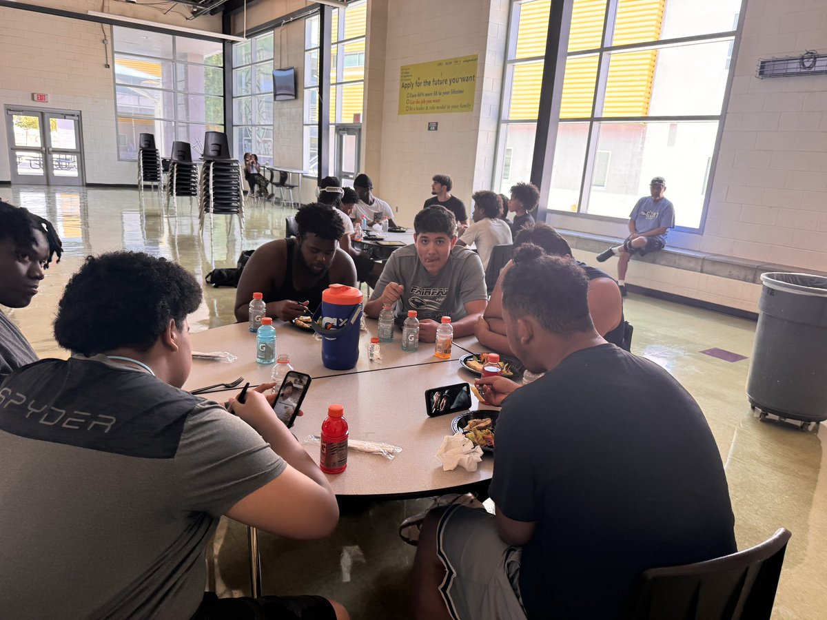 BFHS__Football's tweet image. This past week we had a team building luncheon where we bonded and created the expectations for the upcoming season! Thank you to our booster club for making it all happen!
#BTC
#RunAZOne