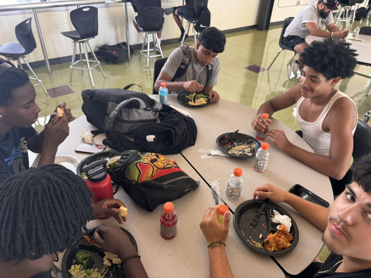 BFHS__Football's tweet image. This past week we had a team building luncheon where we bonded and created the expectations for the upcoming season! Thank you to our booster club for making it all happen!
#BTC
#RunAZOne