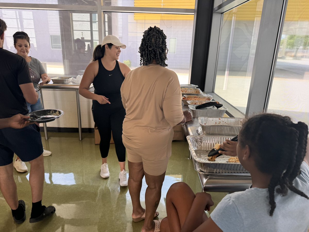 BFHS__Football's tweet image. This past week we had a team building luncheon where we bonded and created the expectations for the upcoming season! Thank you to our booster club for making it all happen!
#BTC
#RunAZOne