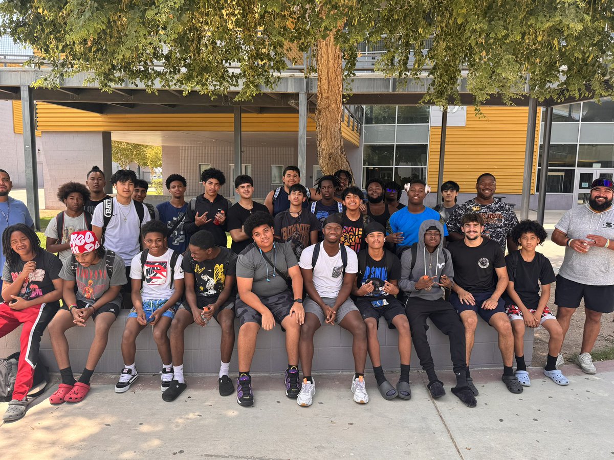 BFHS__Football's tweet image. This past week we had a team building luncheon where we bonded and created the expectations for the upcoming season! Thank you to our booster club for making it all happen!
#BTC
#RunAZOne