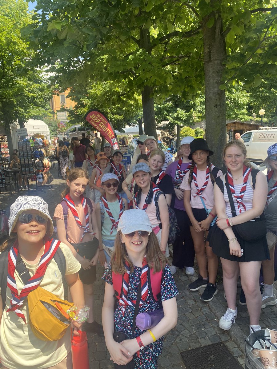 Huge thanks to <a href="/Standfast1924/">Standfast & Barracks</a> and #elizabeth&amp;richardwilsoncharitabletrust <a href="/GaryRycroft/">Gary Rycroft</a> for their support for our Italy trip! We’re having so much fun!