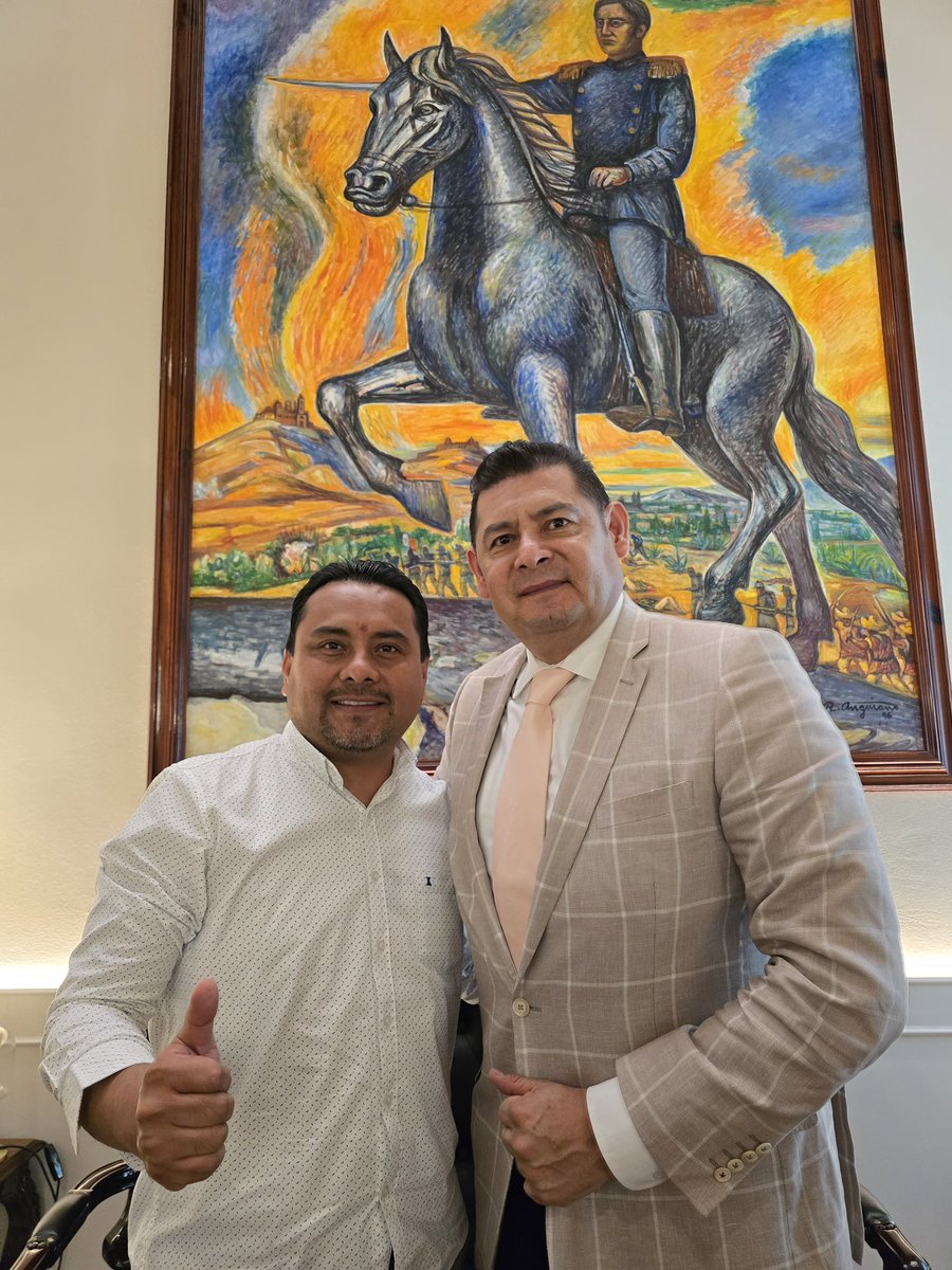 Fue un gusto recibir esta tarde al alcalde electo de Tehuacán, Alejandro Barroso (<a href="/Dr_Barroso24/">Dr. Alejandro Barroso Chávez</a>), con quien estaremos trabajando de la mano para seguir impulsando el desarrollo económico de este importante municipio. 

Vamos a honrar la palabra de las y los tehuacaneros.
