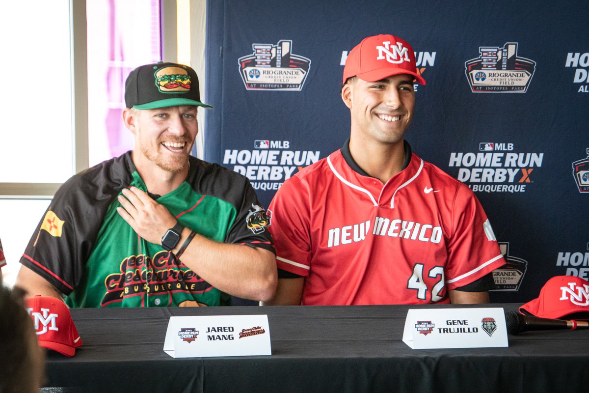 A Lobo legend and the Mayor of ABQ walk into a press conference... <a href="/j_mang44/">Jared Mang</a> <a href="/GeneTrujillo19/">Gene Trujillo</a> 

#GoLobos
