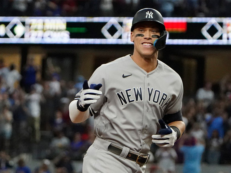 RyanFieldABC's tweet photo. It’s time for another #FieldForecast! 

Who is the current King of New York sports? 

Aaron Judge, Jalen Brunson, Aaron Rodgers or Francisco Lindor? 

Vote —> https://t.co/s2yoNlgybm &amp; we’ll have results at 6 pm on @ABC7NY! https://t.co/FglXO7rhey