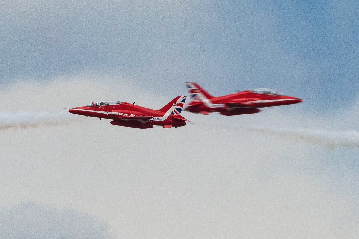 GarethHarford's tweet photo. Been up at RAF Leeming today. #redarrows #typhoondisplayteam #nikon https://t.co/pF6gnI3PEn