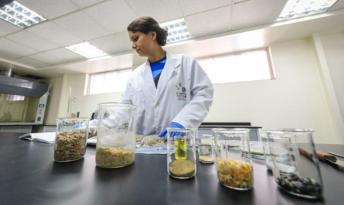 Megainfocento39's tweet photo. #25Jul
#PrensaMincyt @mincyt_VE
Realizan encuentro de la industria química para fortalecer potencialidades del sector.
@CNTQ_Vzla
Mas detalles https://t.co/R0VYGJqsOl
#PaLanteEsPaAllá #CienciaParaLaVida 
@Gabrielasjr @LaRosaInfoVE @brigadasCHCH @InfocentroOce @enunclicvlc https://t.co/pquKdIbkf1