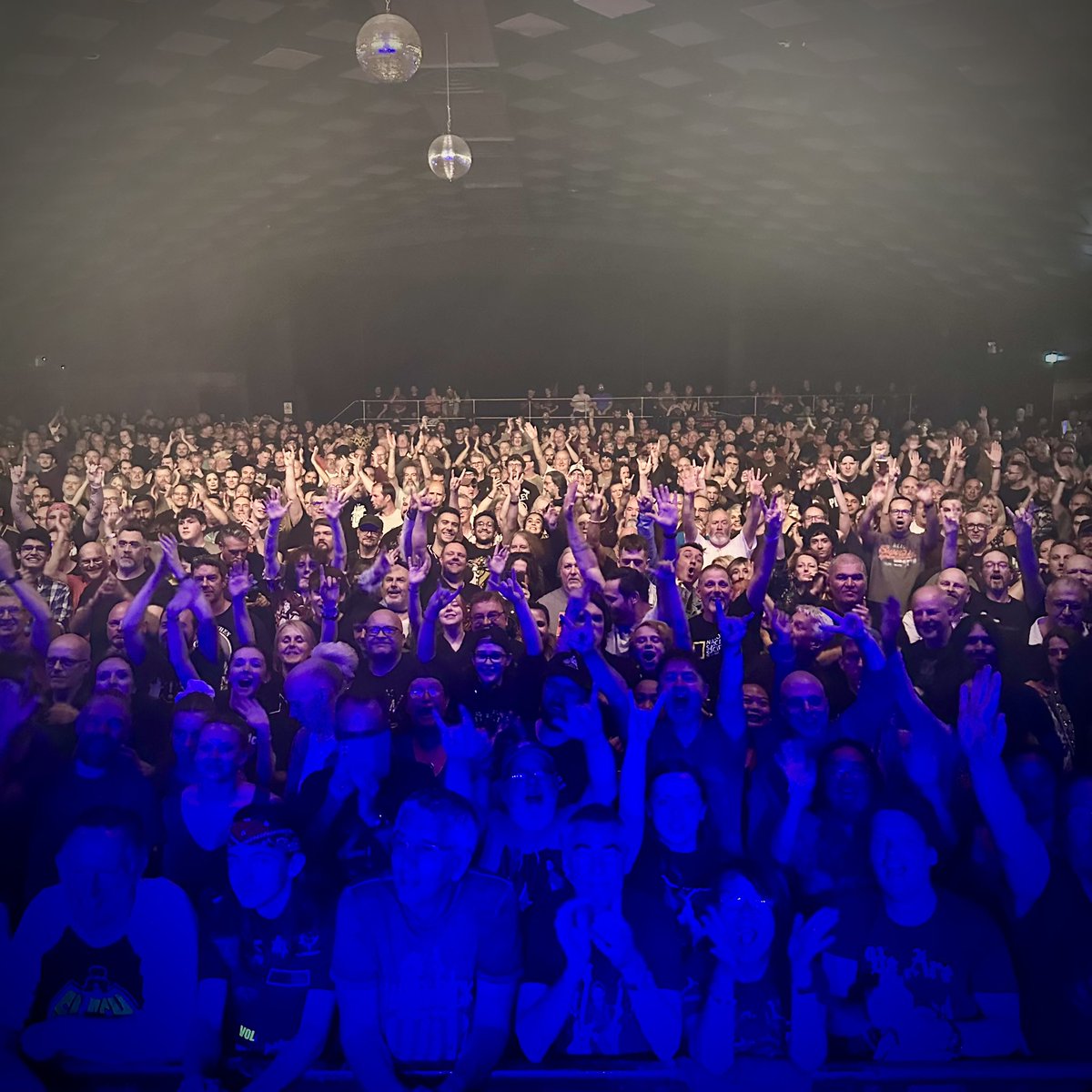 vurnt22's tweet photo. Thank you! @LivingColour had an AWESOME TIME in the Great City Of Glasgow, Scotland! There is an unmistakable spirit here. ♥️ https://t.co/ks5ufPFcEq